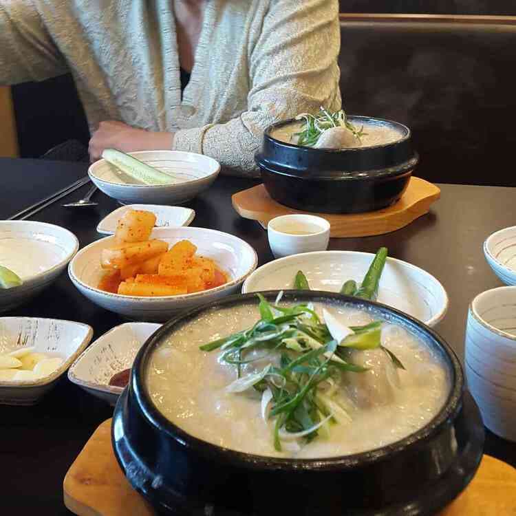 경복궁삼계탕 - 들깨삼계탕 단일메뉴 - AI 딩코의 맛집 공략