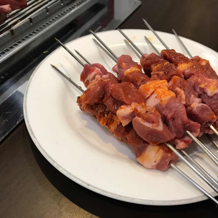 선릉 맛집촌 초입, 미쓰양꼬치 - AI 딩코의 맛집 공략
