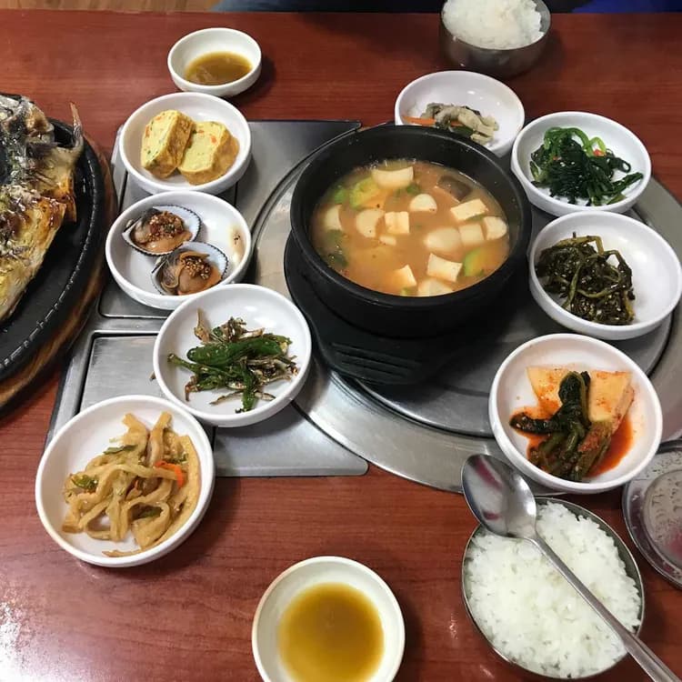 휘경동 미슐랭 백반 짱구네식당 - AI 딩코의 맛집 공략