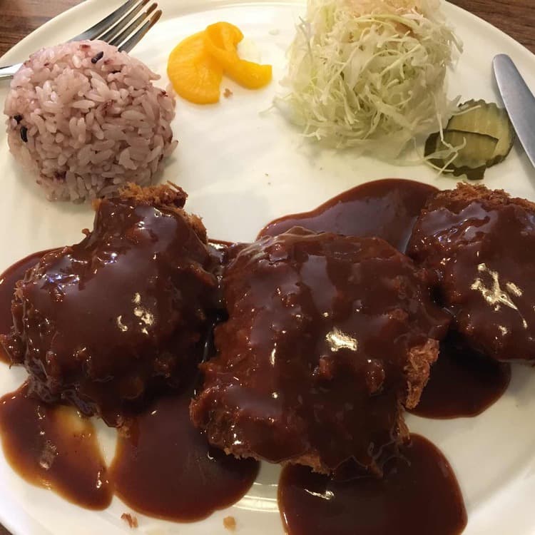 훈카츠: 양 많고 맛 좋은 경양식 돈까스 - AI 딩코의 맛집 공략