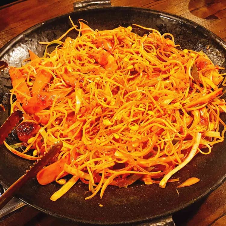 완백부대찌개: 푸짐하고 맛있는 부대찌개 맛집 - AI 딩코의 맛집 공략