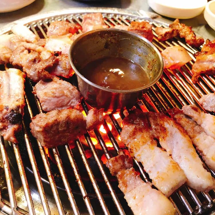 제주 함덕의 흑돼지 맛집, 저팔계 깡통연탄구이 - AI 딩코의 맛집 공략