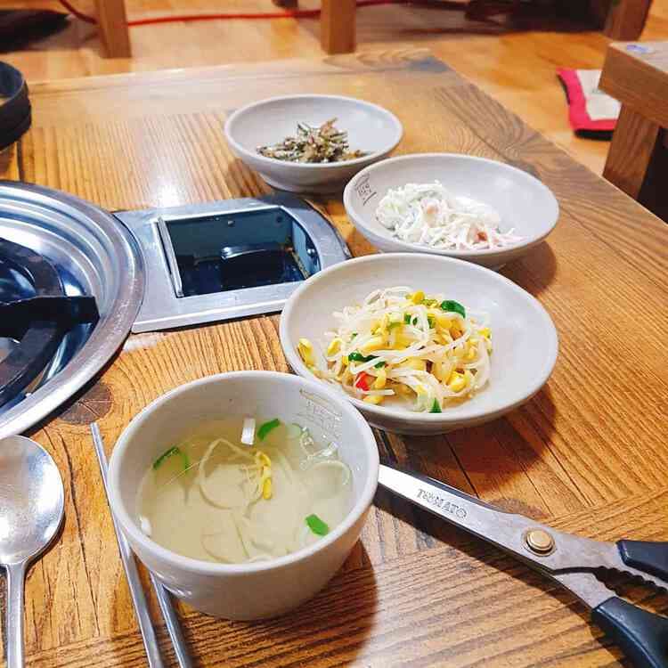 서대문의 김치찜 명소, 한옥집 - AI 딩코의 맛집 공략