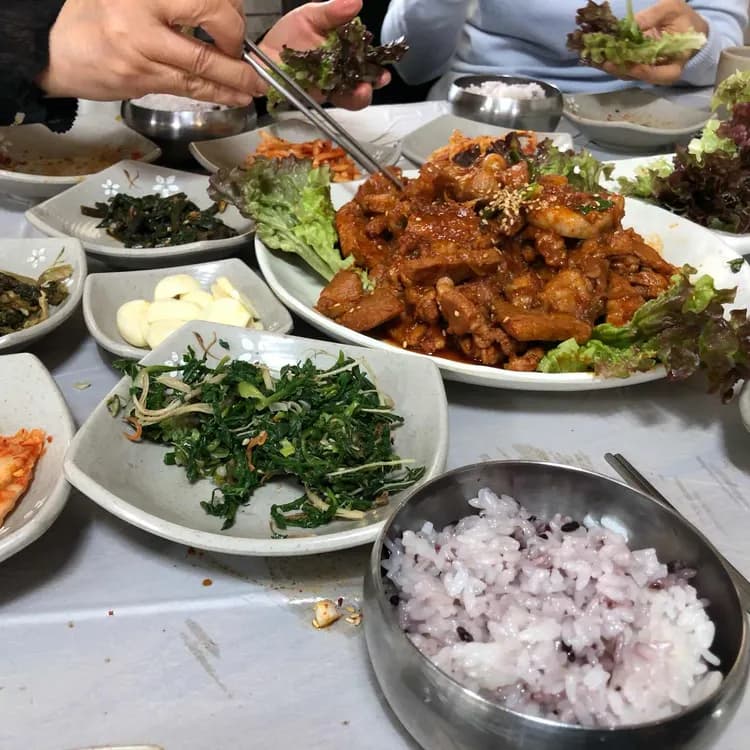 여주 송촌묵집, 수제두부 묵요리 맛집 - AI 딩코의 맛집 공략