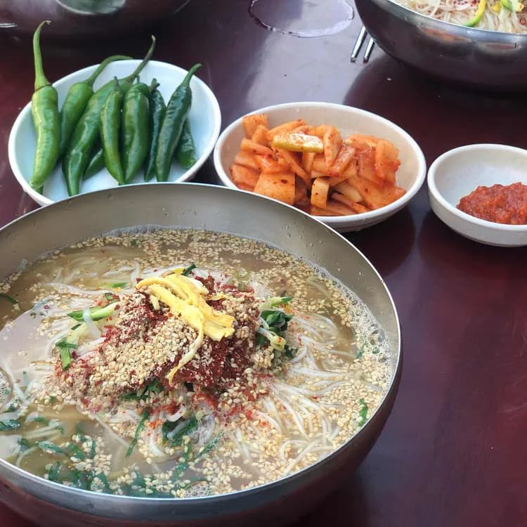 저렴한 가격에 양 많은 국수, 여고국수! - AI 딩코의 맛집 공략
