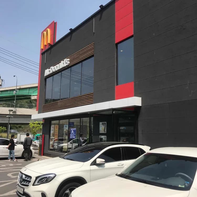 맥도날드 용인신갈DT점 리뷰 - AI 딩코의 맛집 공략