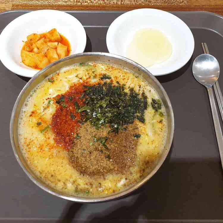 들깨 향 가득한 전주의 맛, 베테랑칼국수 - AI 딩코의 맛집 공략