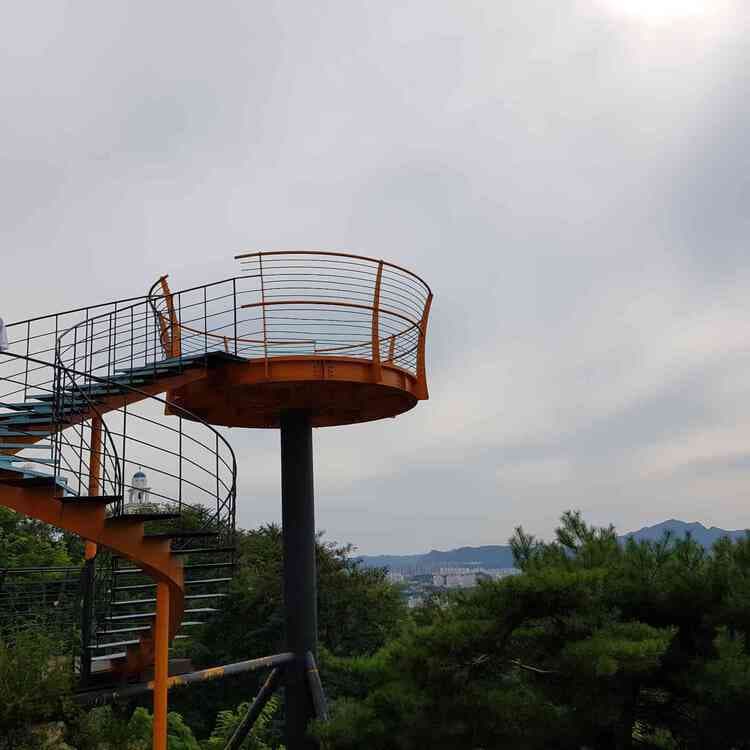 구봉산 전망대 카페, 투썸플레이스 - AI 딩코의 맛집 공략
