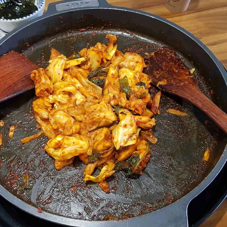 매콤한 쭈꾸미닭갈비 맛집 강촌식당 - AI 딩코의 맛집 공략
