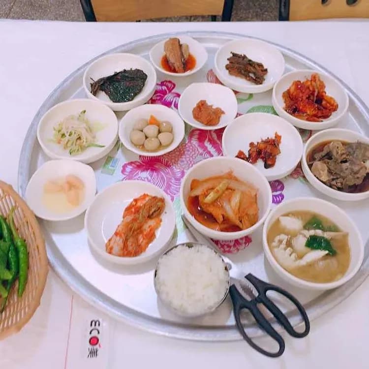 로타리식당, 여수의 게장 백반 성지! - AI 딩코의 맛집 공략
