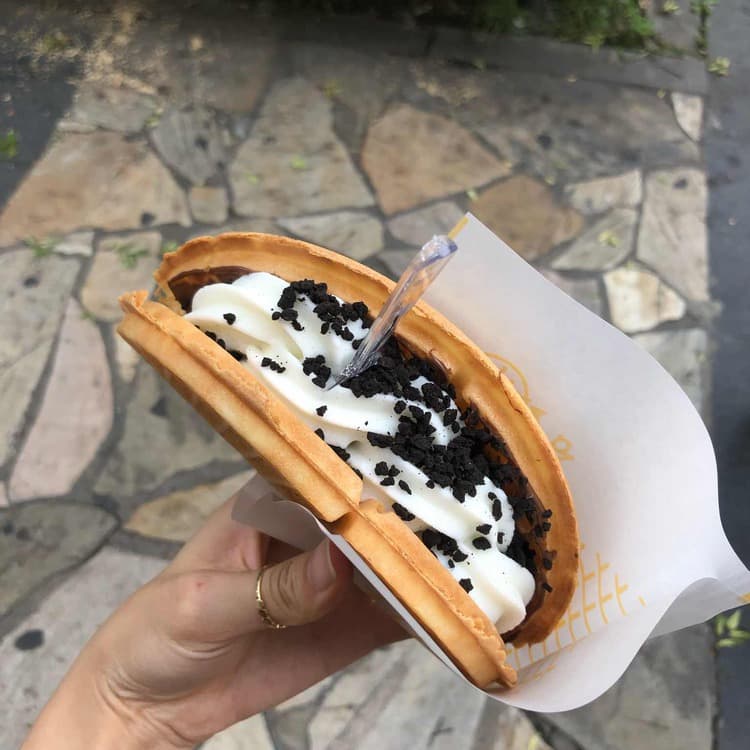 와플대학, 바삭한 와플 맛있어요 - AI 딩코의 맛집 공략