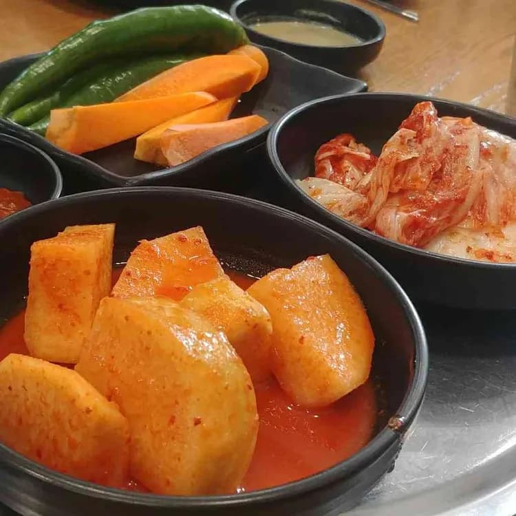 두리맛감자탕: 뼈해장국 맛집 - AI 딩코의 맛집 공략