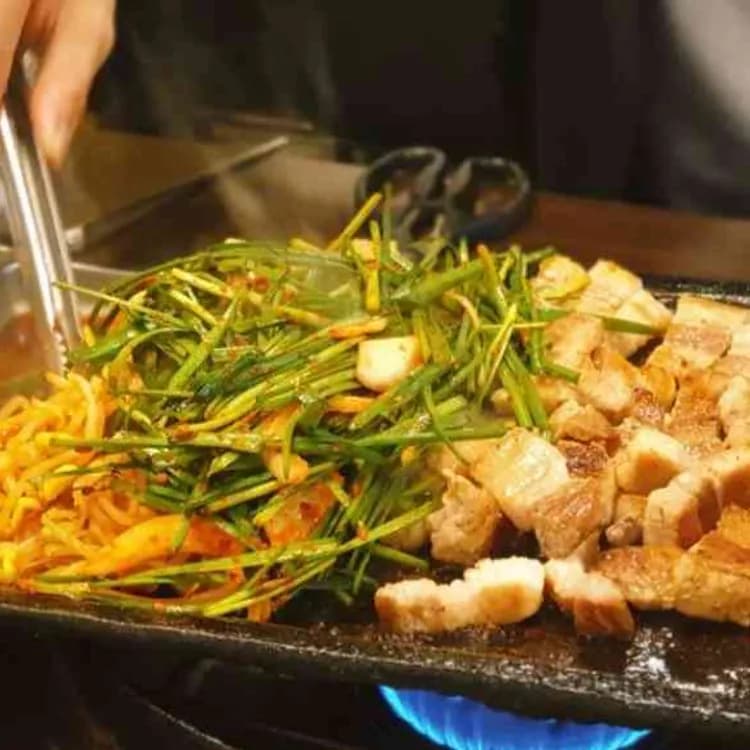 대학생들이 찾는 삼겹살 맛집 장수촌 - AI 딩코의 맛집 공략