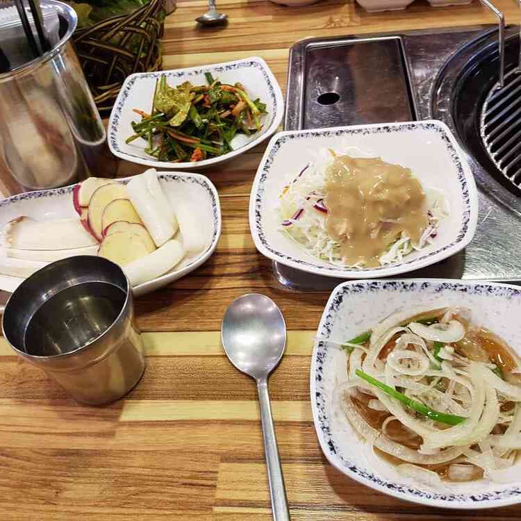 푸짐하고 저렴한 황제돼지갈비 - AI 딩코의 맛집 공략