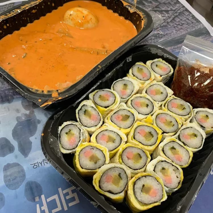 진순자 계란말이김밥, 고소함의 정석! - AI 딩코의 맛집 공략