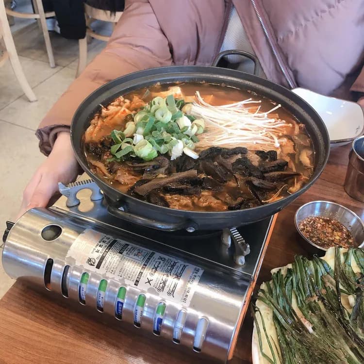 건강한 두부전골 맛집, 도담삼봉 가마솥 손두부 - AI 딩코의 맛집 공략