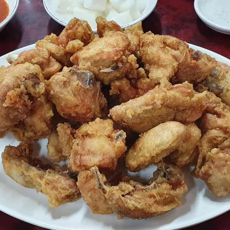 양재닭집, 시간여행하는 오래된 통닭의 맛 - AI 딩코의 맛집 공략
