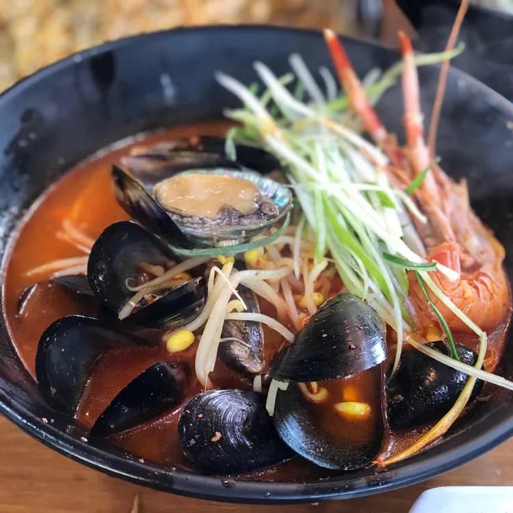 중문해물라면오빠네 본점 - 제주 가성비 최고의 해물라면 맛집 - AI 딩코의 맛집 공략