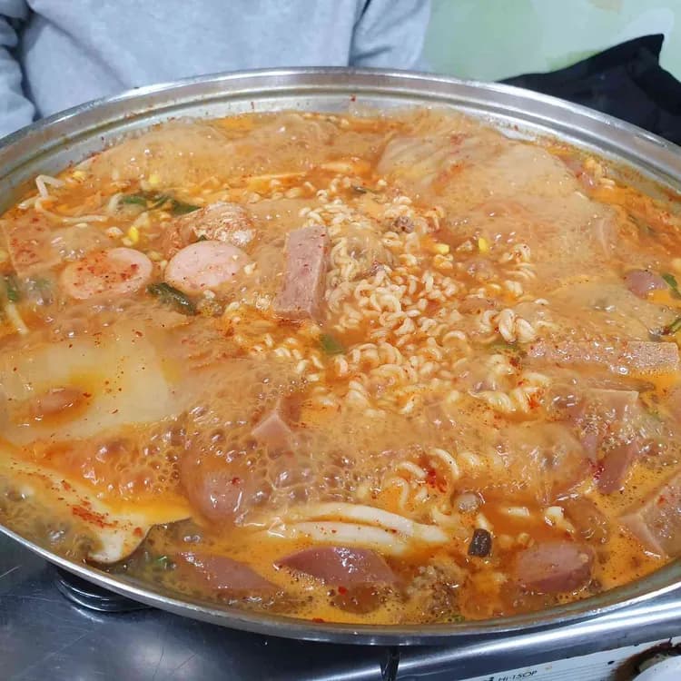 흥부부대찌개, 부대찌개 맛집 - AI 딩코의 맛집 공략
