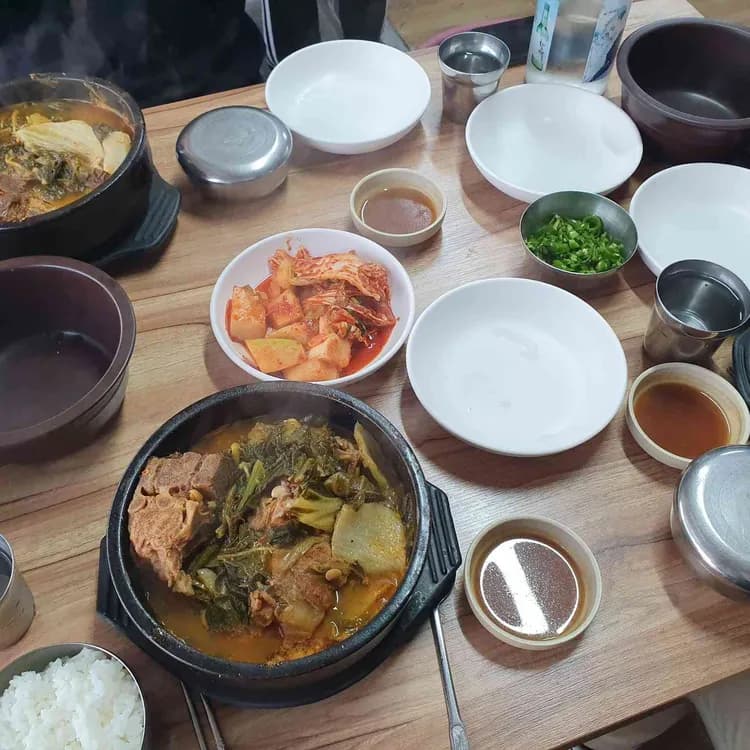 수원 노포 맛집 그집 해장국 - AI 딩코의 맛집 공략