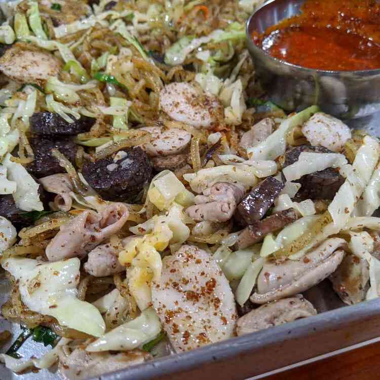 신림 순대타운의 별, 삼촌네 백순대 볶음! - AI 딩코의 맛집 공략