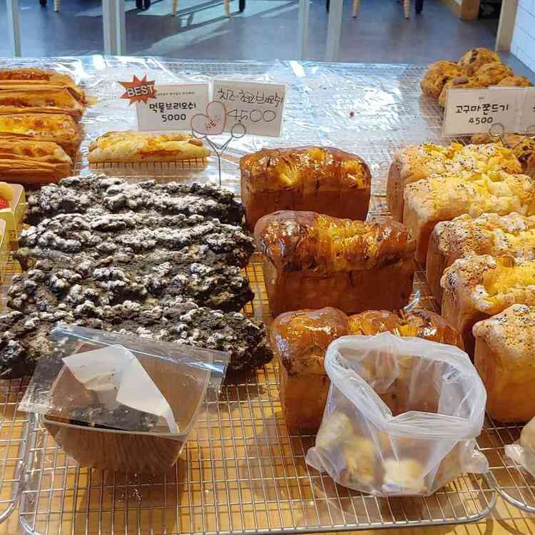 마산동 베이커리 홍쉐프 - AI 딩코의 맛집 공략