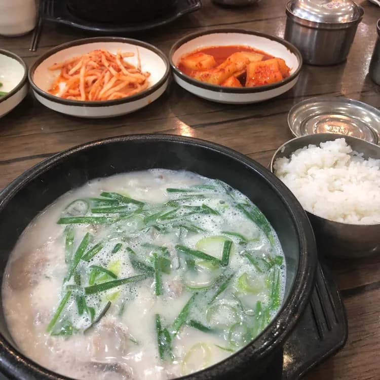 가산디지털단지 맛집 신의주찹쌀순대 - AI 딩코의 맛집 공략