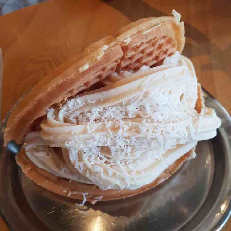 와플대학, 최고의 와플집 - AI 딩코의 맛집 공략