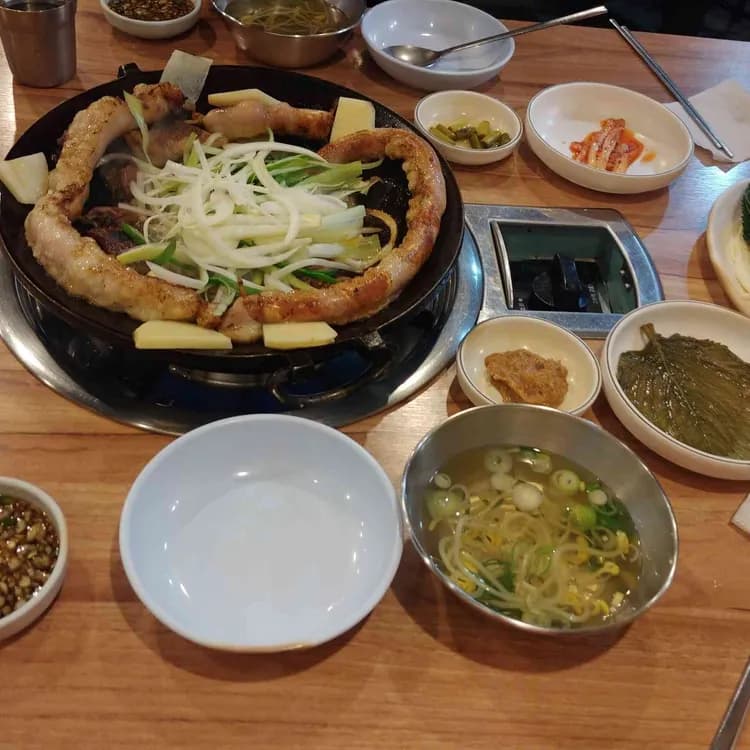 전봇대곱창, 곱창의 진수를 만나다! - AI 딩코의 맛집 공략