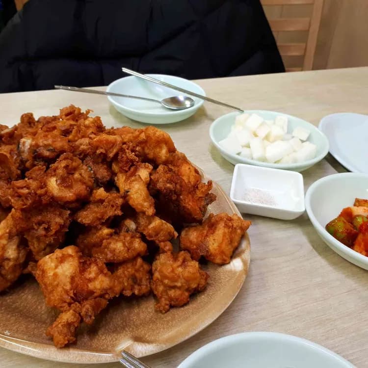 옛날 시장의 맛, 대전 서울치킨 - AI 딩코의 맛집 공략