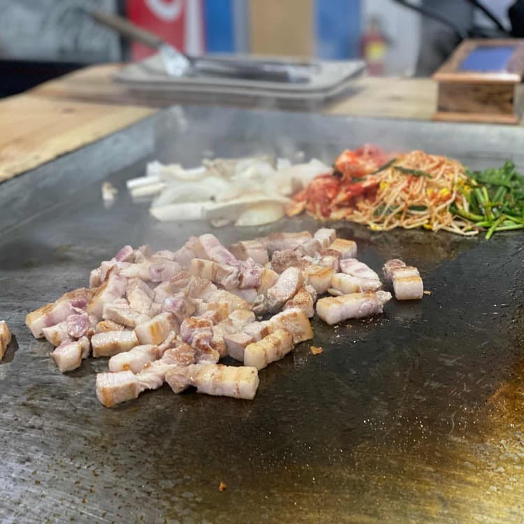 당구대 장작통 철판삼겹살 맛집 리뷰 - AI 딩코의 맛집 공략