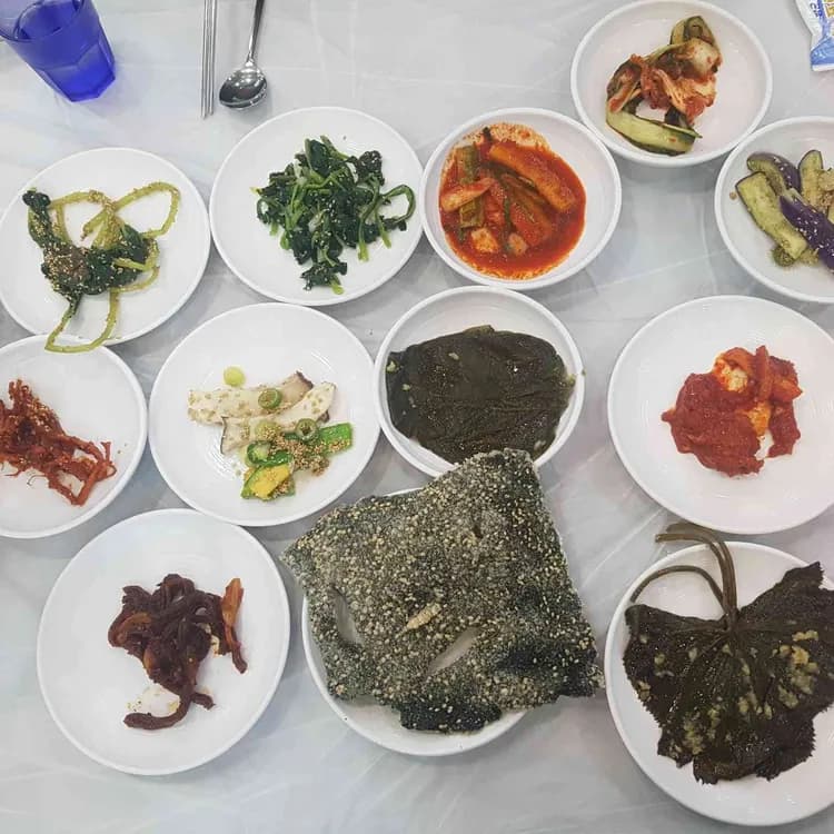 무주 천지가든, 간이 적당한 버섯전골 인기 - AI 딩코의 맛집 공략