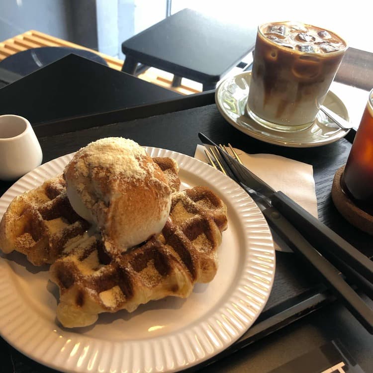아우프글렛, 크로플의 원조 맛집 - AI 딩코의 맛집 공략