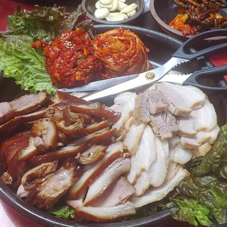 보쌈 전문 항아리보쌈 매탄점 - AI 딩코의 맛집 공략
