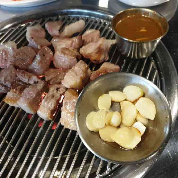 제주 근고기 전문점 돈사돈 - AI 딩코의 맛집 공략