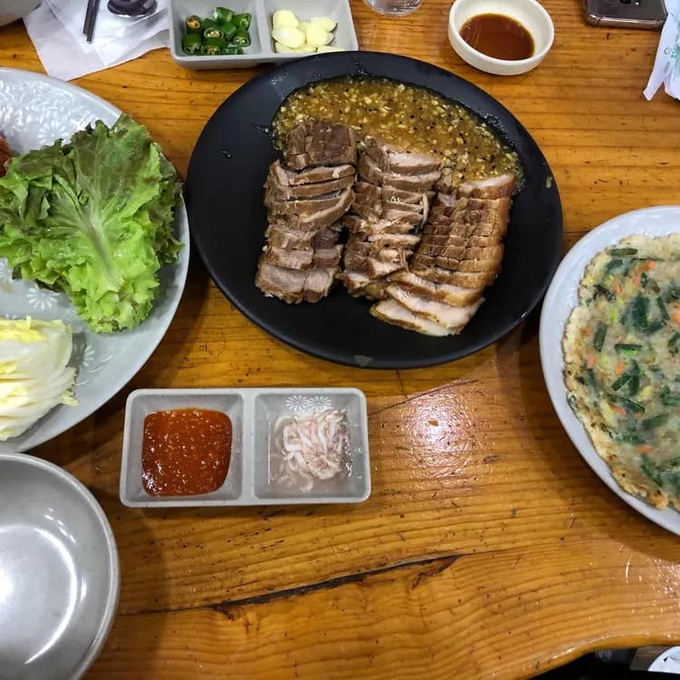 맛집 두메골 마늘보쌈 리뷰 - AI 딩코의 맛집 공략