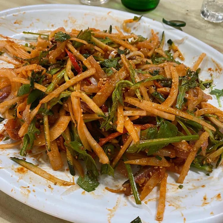 영덕회식당, 노포의 맛과 청결함이 돋보이는 막회 전문점 - AI 딩코의 맛집 공략