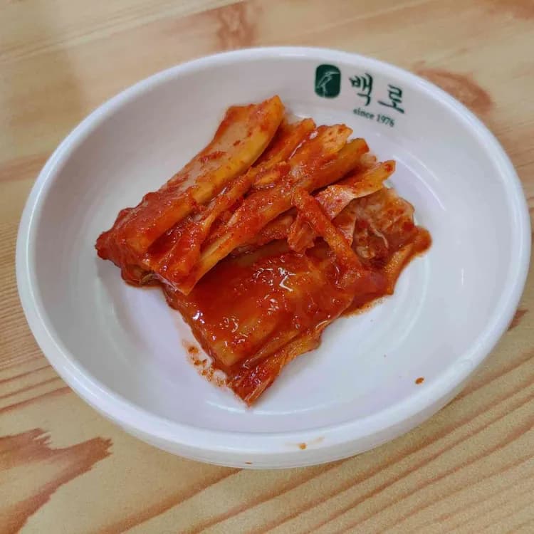 청주의 전통과 역사를 담은 맛, 백로식당 - AI 딩코의 맛집 공략