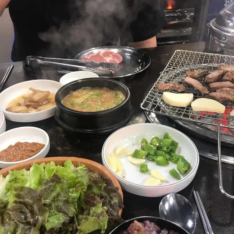 숯불 목고기의 진수! 은수식당에서 캐나다산 목살의 향연을 즐기다 - AI 딩코의 맛집 공략