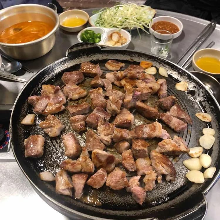 매운갈비찜과 주먹고기 - AI 딩코의 맛집 공략