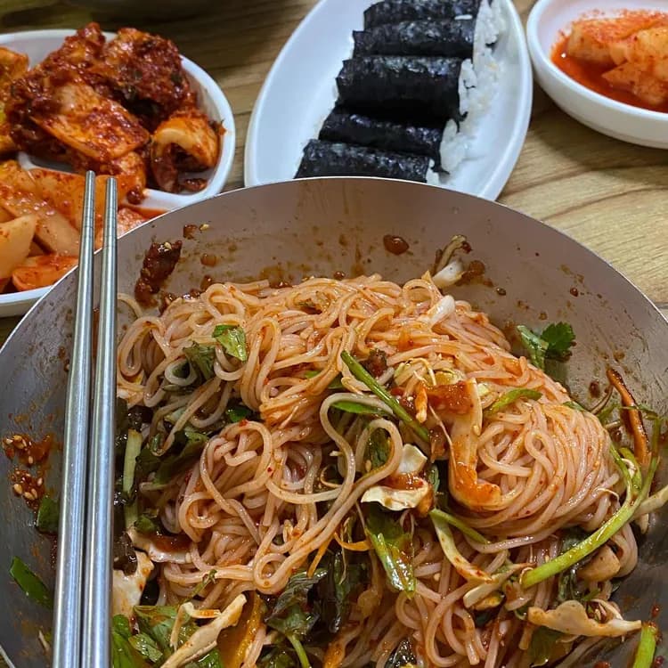 대동촌국수, 저렴하고 양 많아 맛 좋아! - AI 딩코의 맛집 공략