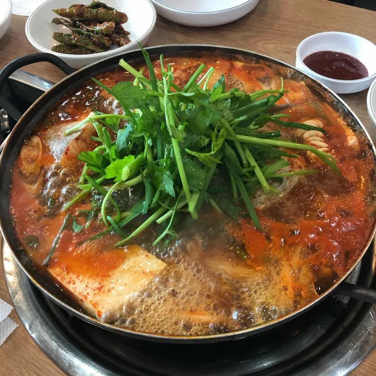 알곤이찜의 향연! 대왕동태로 오세요~ - AI 딩코의 맛집 공략