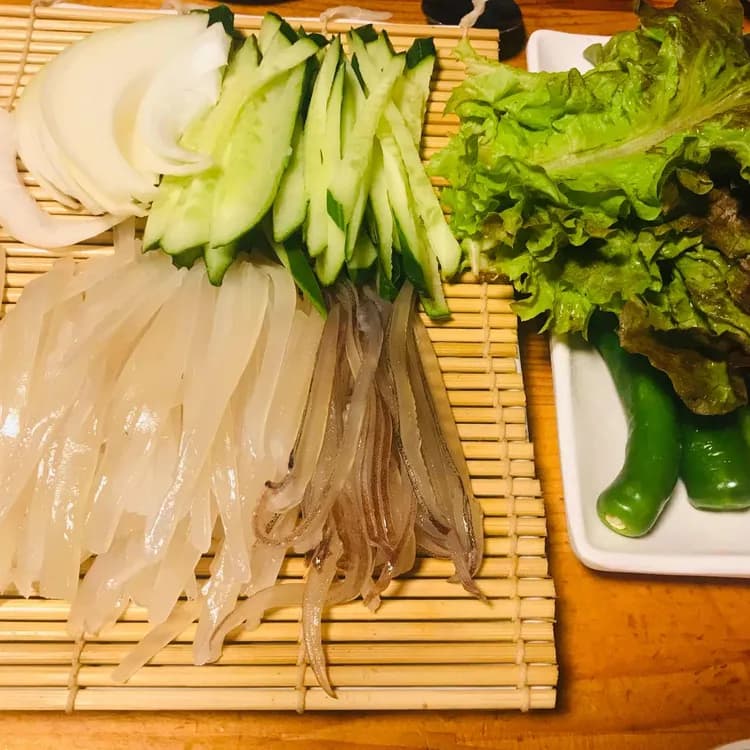 오징어마을, 맛과 가성비로 인기 - AI 딩코의 맛집 공략