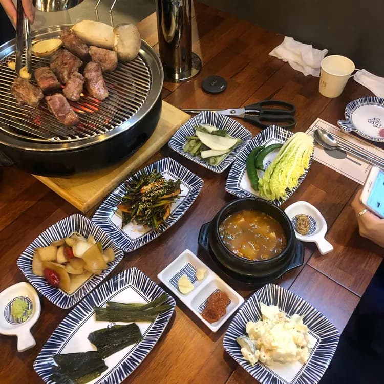 이베리코 목살의 철학, 김형제고기의 철학 - AI 딩코의 맛집 공략