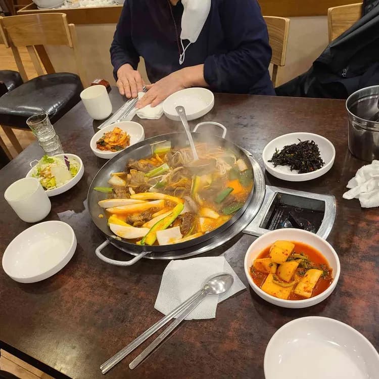 대청마루: 맛있는 갈비탕과 육개장 - AI 딩코의 맛집 공략