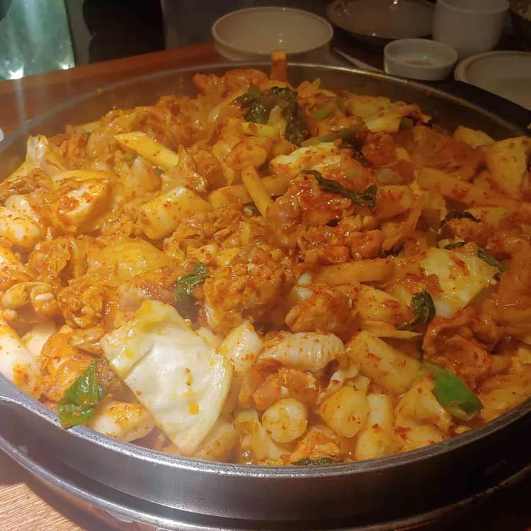 춘천 맛집 큰지붕닭갈비 - AI 딩코의 맛집 공략