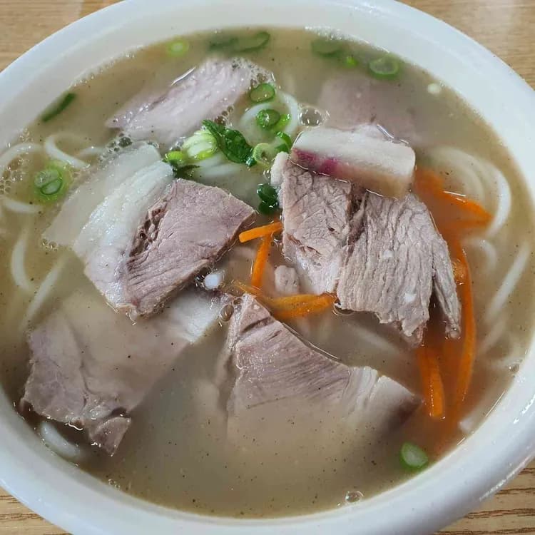 제주도의 명물, 골막식당의 고기국수를 만나다! - AI 딩코의 맛집 공략