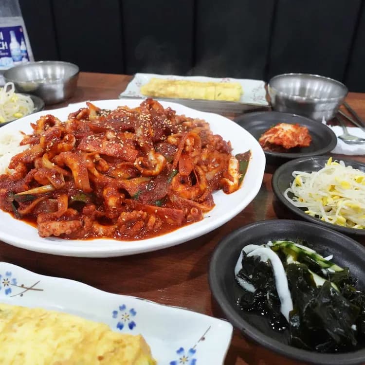 제주 경일식당, 최고의 낙지집 - AI 딩코의 맛집 공략