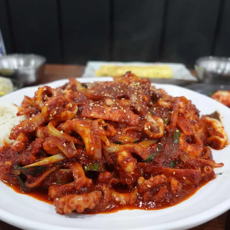 제주 경일식당, 최고의 낙지집 - AI 딩코의 맛집 공략