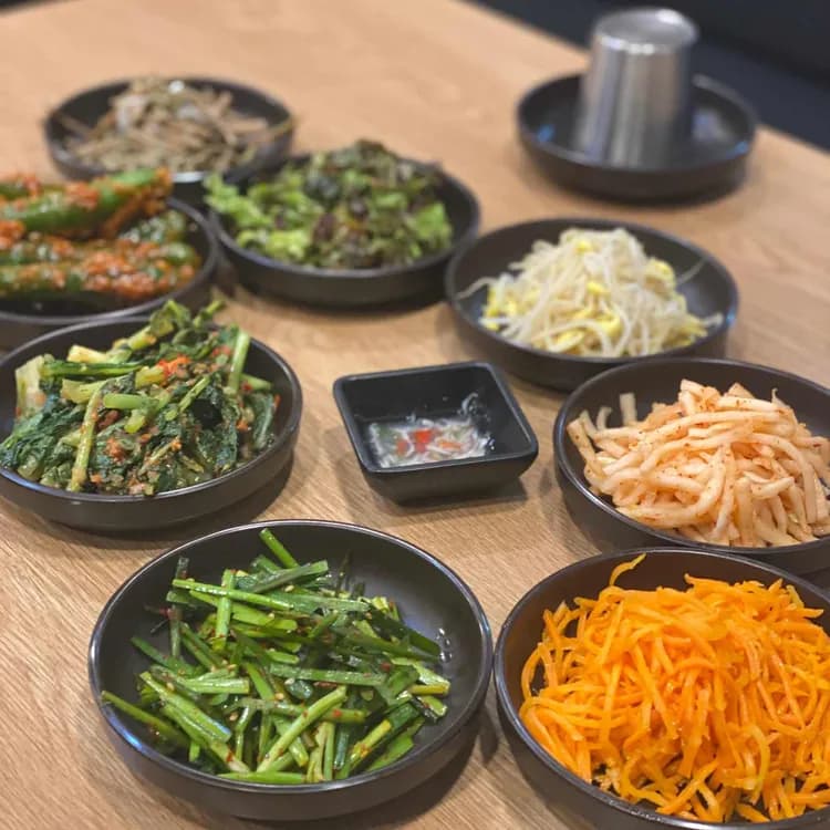 산아래맛있는이야기: 보쌈정식과 건강한 보리밥 전문점 - AI 딩코의 맛집 공략